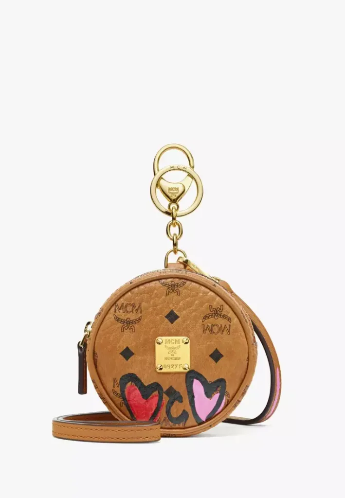 Valentine’s Day Upcycling Project Charm in Visetos